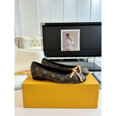 Louis Vuitton Flat Shoes